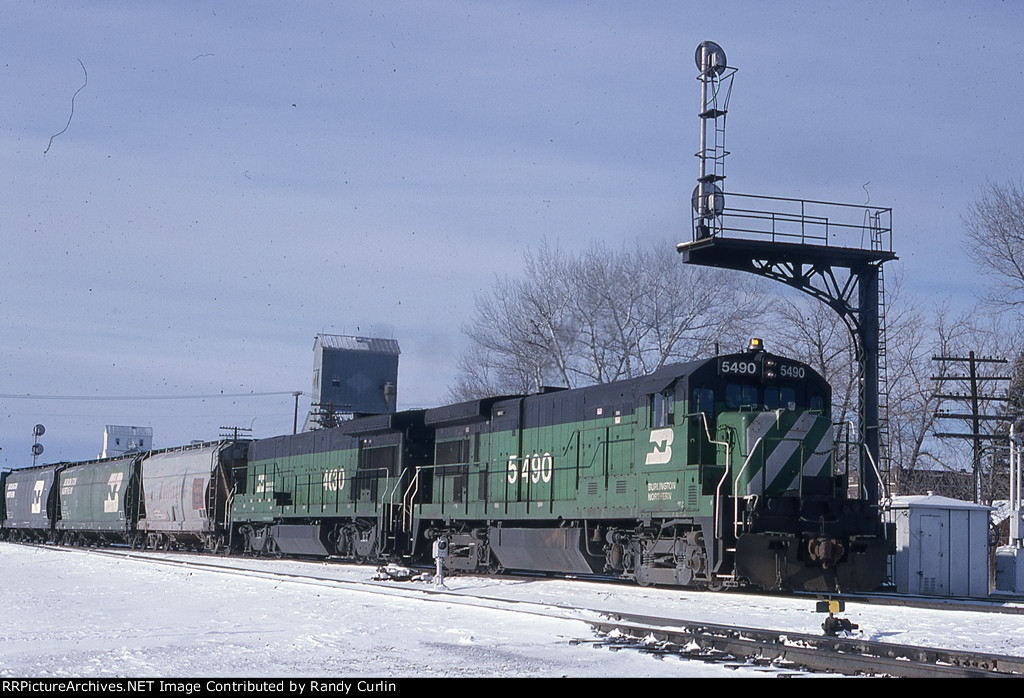 BN 5490 at Laurel